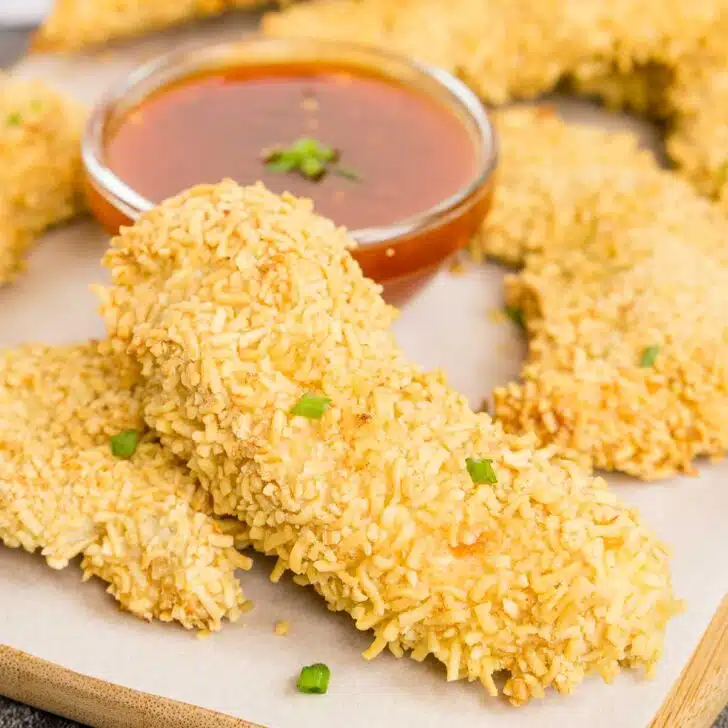 Crispy Ramen Crusted Chicken on a serving tray