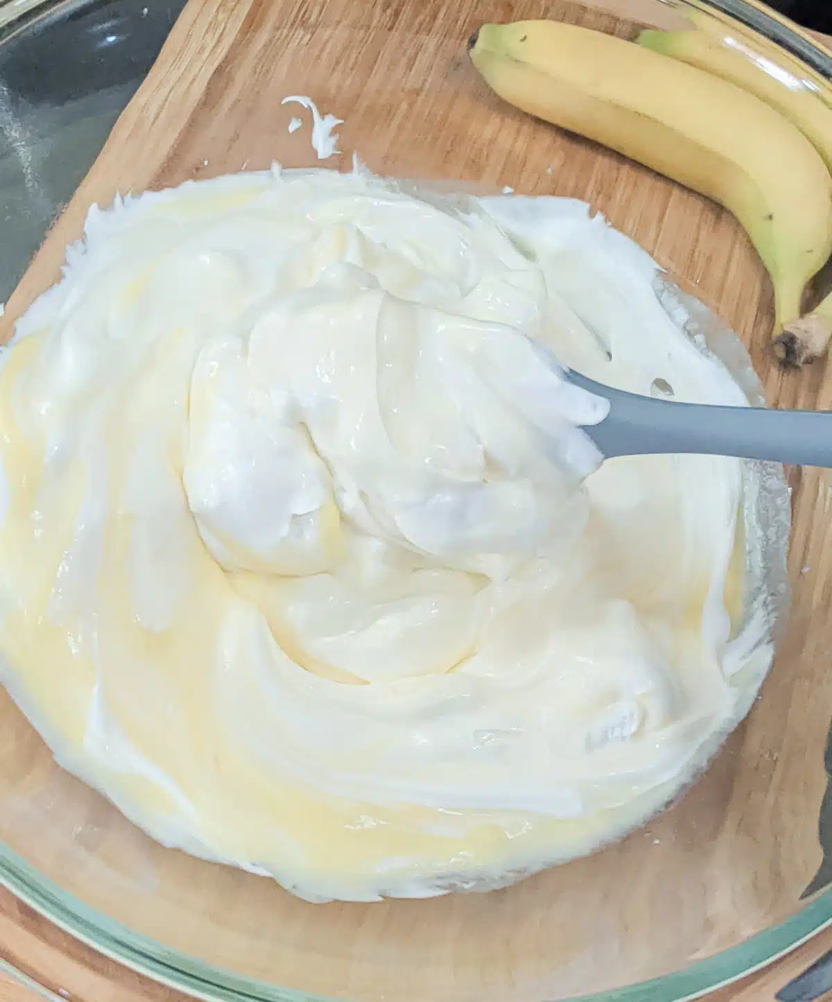 folding cool whip into banana pudding